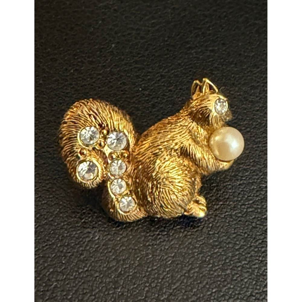 Avon Squirrel Pin Gold Tone Rhinestone Box